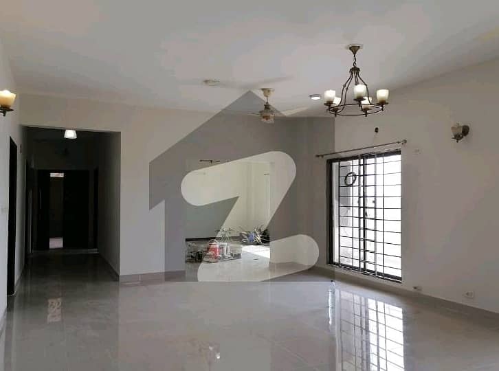 Askari 11 - Sector B Apartments Flat Sized 12 Marla For Rent 3