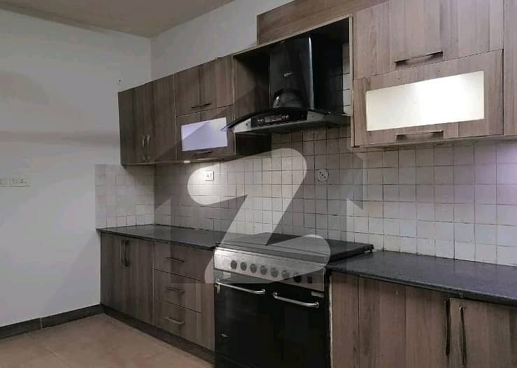 Askari 11 - Sector B Apartments Flat Sized 12 Marla For Rent 5