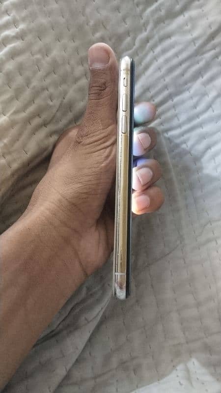 iPhone X 64 GB 4