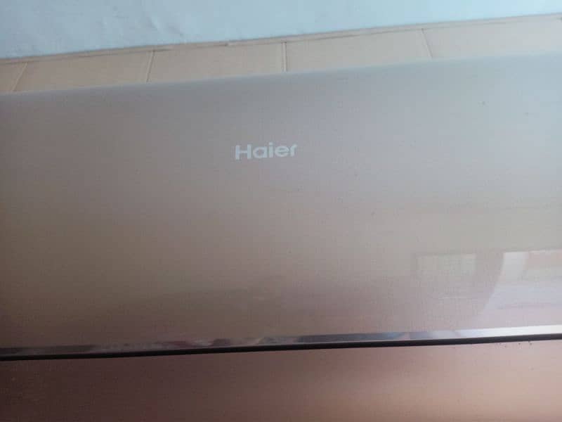 Haier split ac full new condition 10 by 10 only 1 month use 0