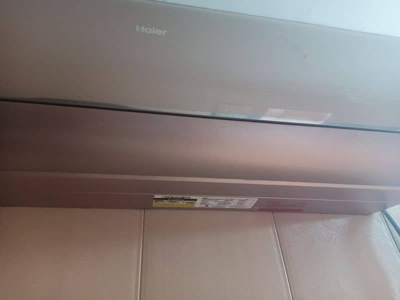 Haier split ac full new condition 10 by 10 only 1 month use 4