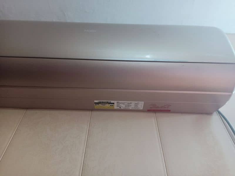 Haier split ac full new condition 10 by 10 only 1 month use 5