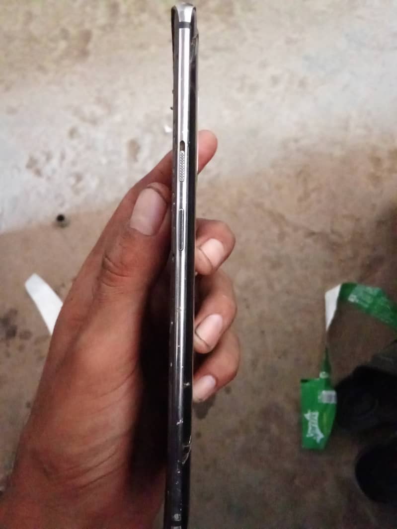 OnePlus 7pro panel toota hua Hain Baki bilkul set hain bilkul staHain 2