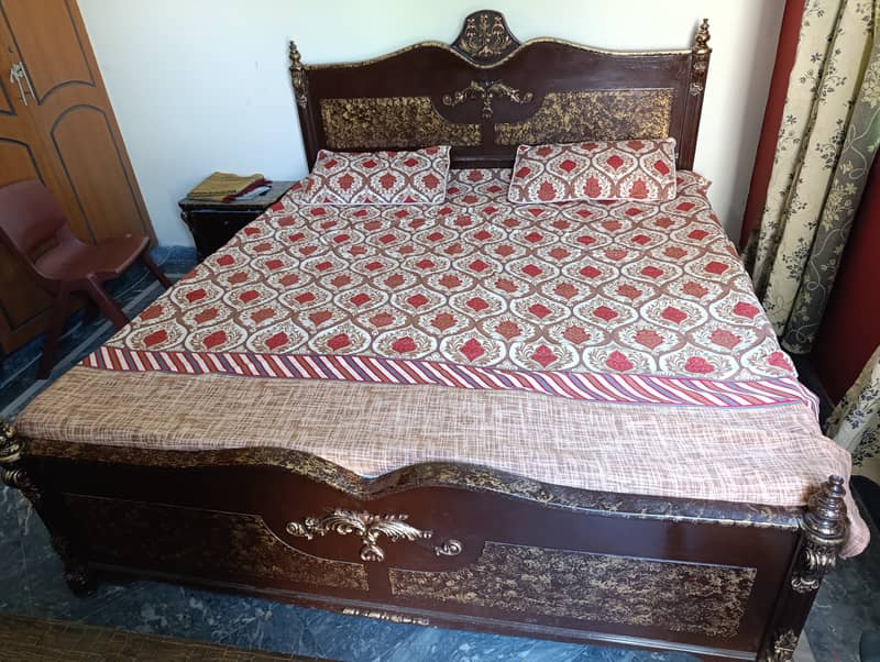 Double bad king size with spring matress 8" and two side tables 3