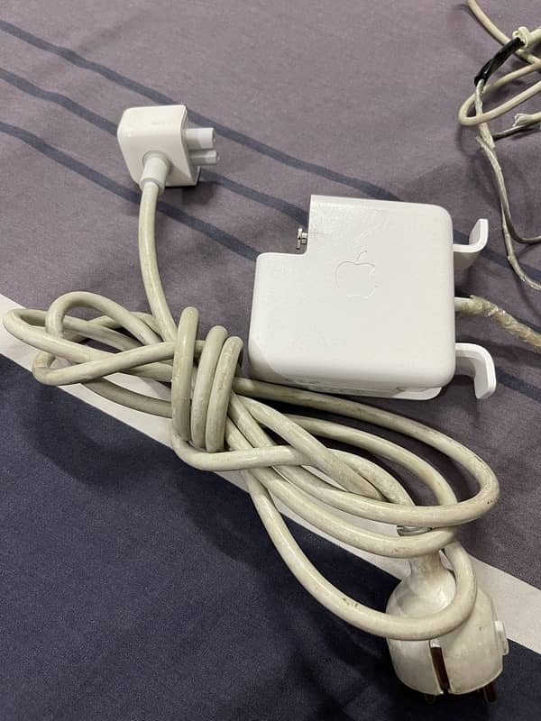 Apple MagSafe 1 - 60W Original MacBook Charger 4