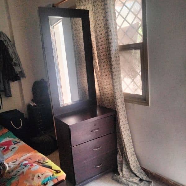 dressing table for sell 1