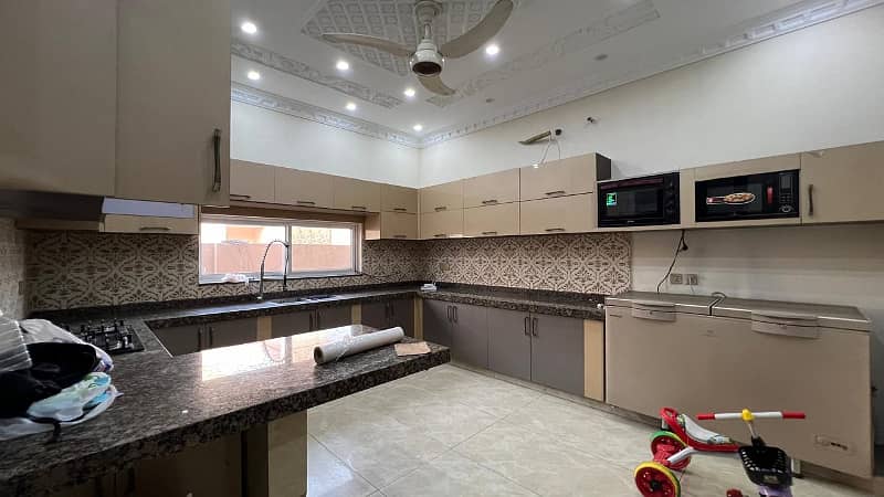 1 Kanal House For Sale in Lake City Sector M3 9