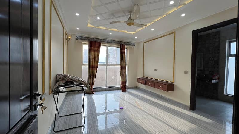 1 Kanal House For Sale in Lake City Sector M3 20