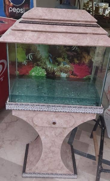 Aquarium for sale Read description must 4