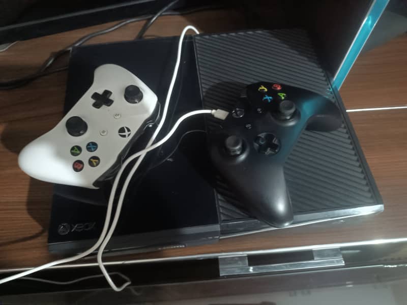 Xbox one console for sale with GTA v original 0