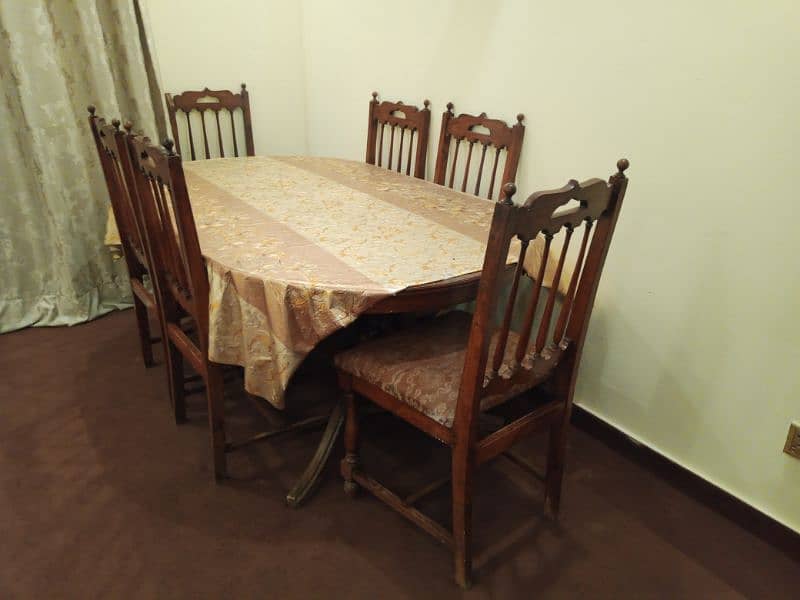 Dinning table wood from chiniot 9/10 condition. 2