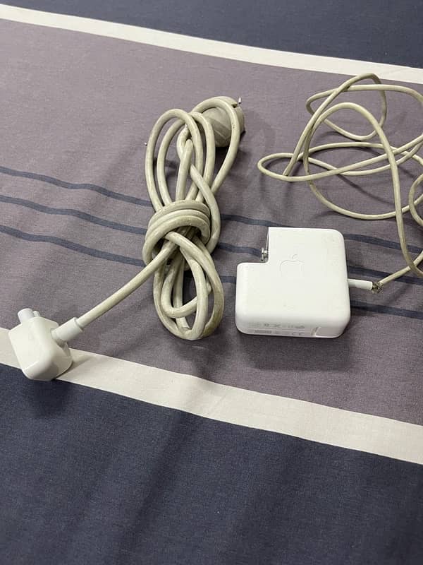 Apple MagSafe 2 - 45W Original (A1436) MacBook Charger 0