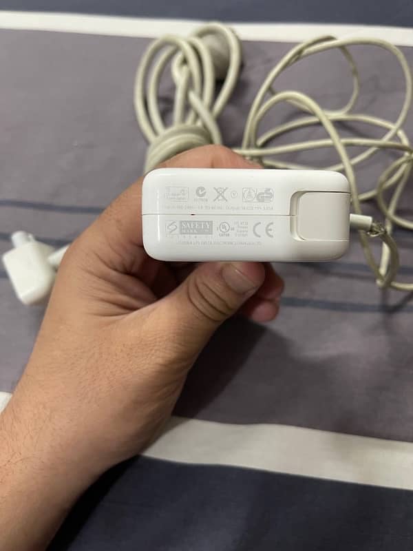 Apple MagSafe 2 - 45W Original (A1436) MacBook Charger 1