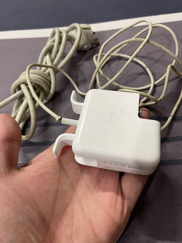 Apple MagSafe 2 - 45W Original (A1436) MacBook Charger 4