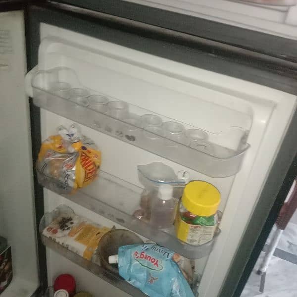 Orient fridge 3 year use  medium size 4