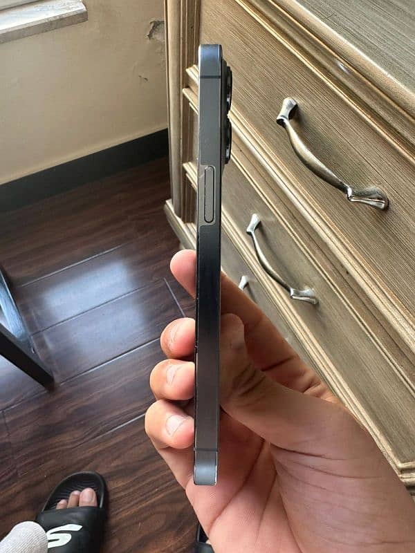 iPhone 13 pro Non PTA 128 GB seria blue colour 2