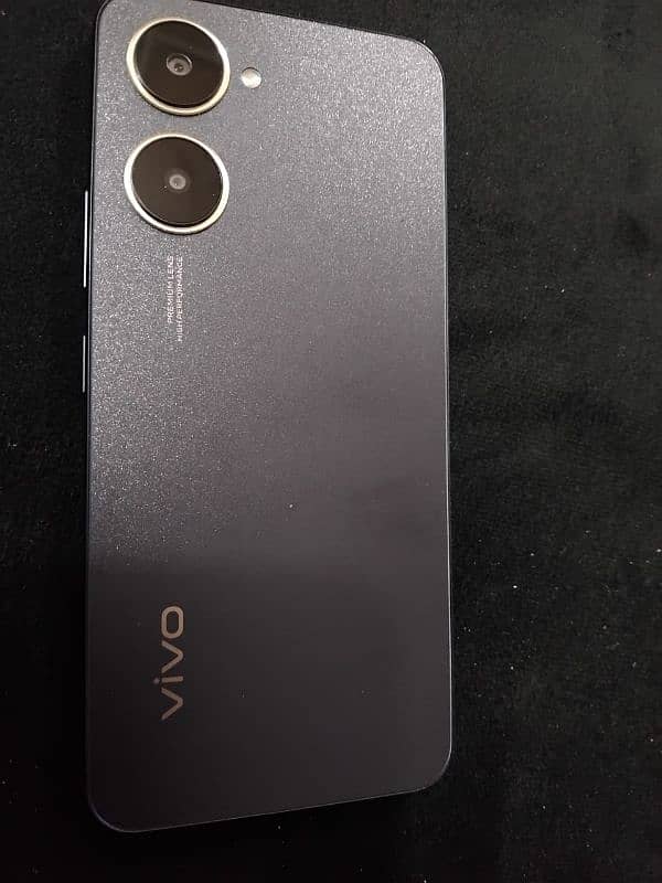 vivo y03 4.64 metallic black one month used mobile n charger 1