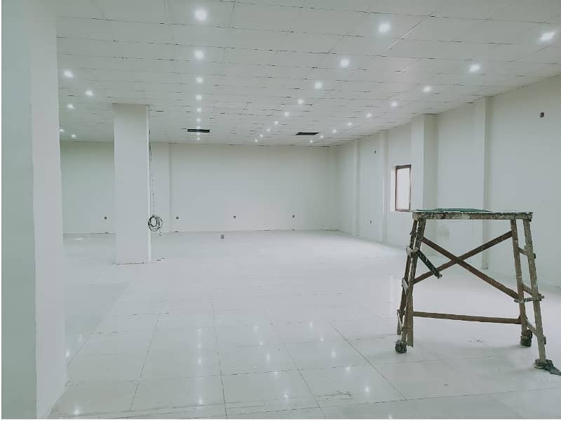 Area 3000 Sq Ft Corporate Office In Main Boulevard Road Gulberg 3 Lahore 12