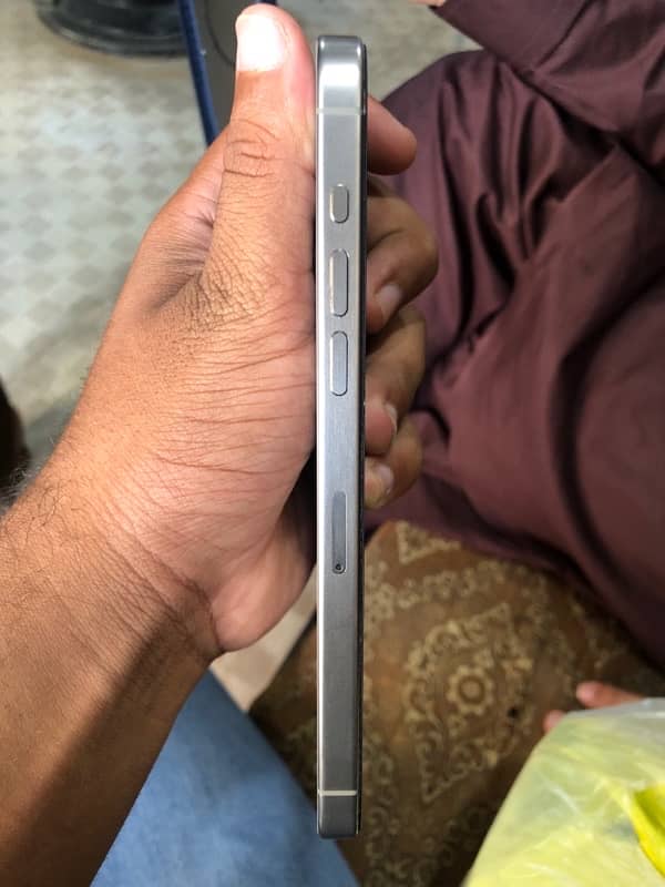 IPhone 15 pro max natural titanium 512 GB 3