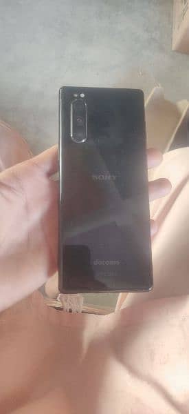 sony xpira 5__ 3 month sim time h our c. n 10/10 all ok 5