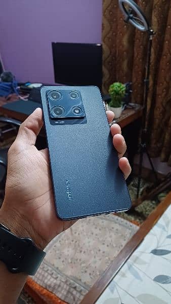 infinix note 30 pro 8gb / 256gb new condition only used in call 2