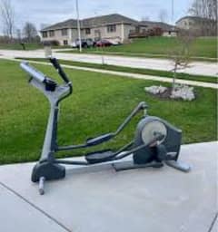 Life Fitness elliptical cross trainer Exercise machine magnetic cycle