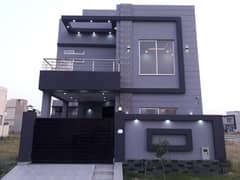 8 Marla House For Sale in Sector B Bahria Town, Lahore