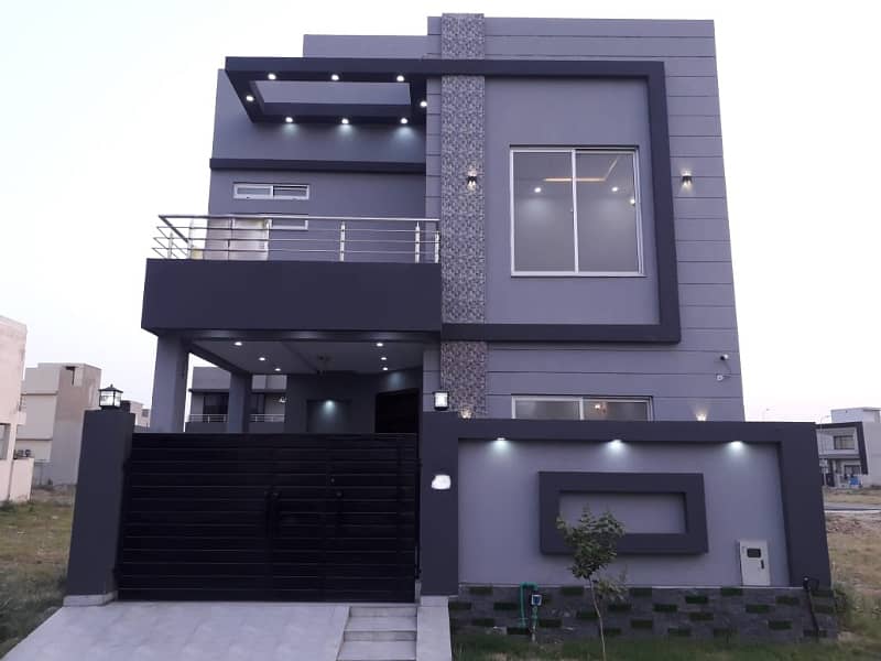 8 Marla House For Sale in Sector B Bahria Town, Lahore 0