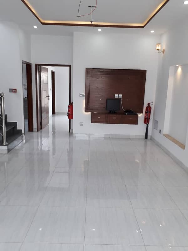 8 Marla House For Sale in Sector B Bahria Town, Lahore 8