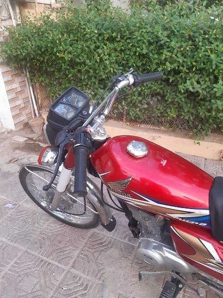 Honda 125 Brand new condition Karachi number 0