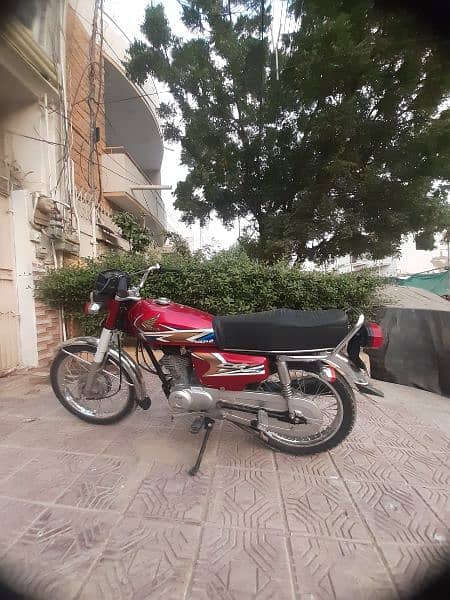 Honda 125 Brand new condition Karachi number 1