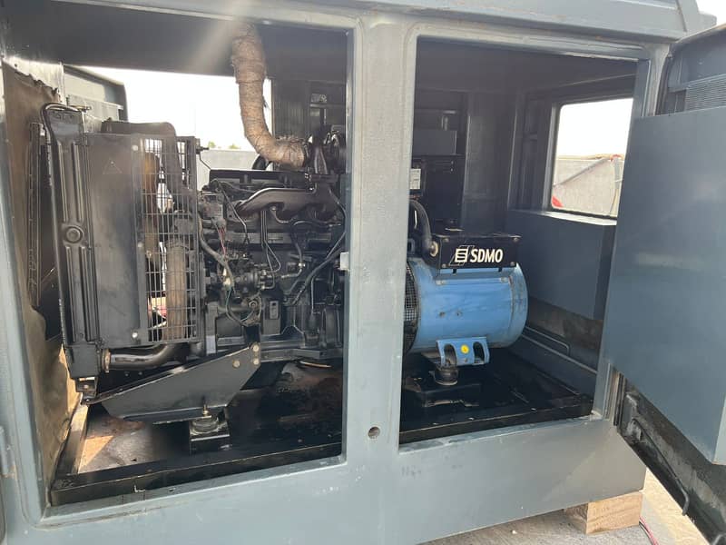 john dhere 40 kw generator very less used 8