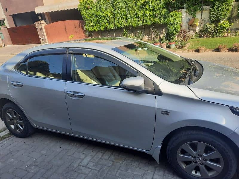 Toyota Altis Grande 2016 3