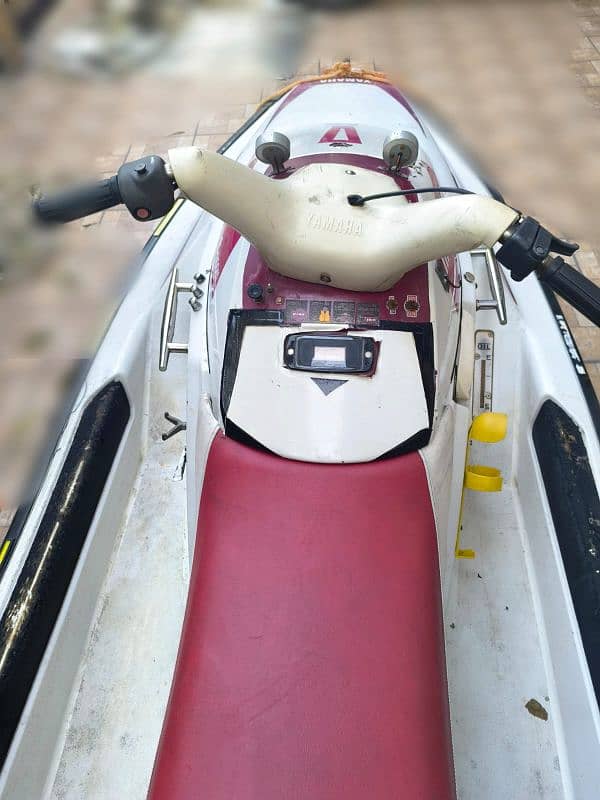 YAMAHA JET MARINE JETSKI 650CC 4