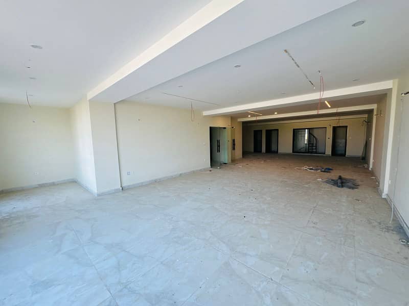 8 Marla Floor available for rent in DHA Phase 3 6