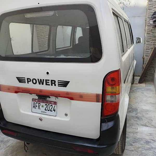 power van  2013 ,11 seaters 6