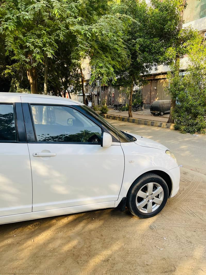 Suzuki Swift 2018 DLX 8