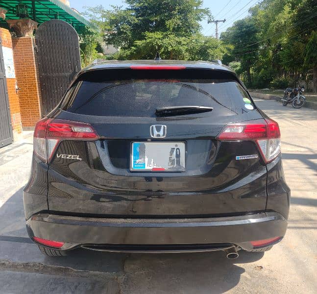 Honda Vezel 2018 Hybrid Z Just like New 2