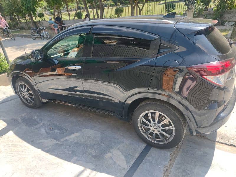 Honda Vezel 2018 Hybrid Z Just like New 9