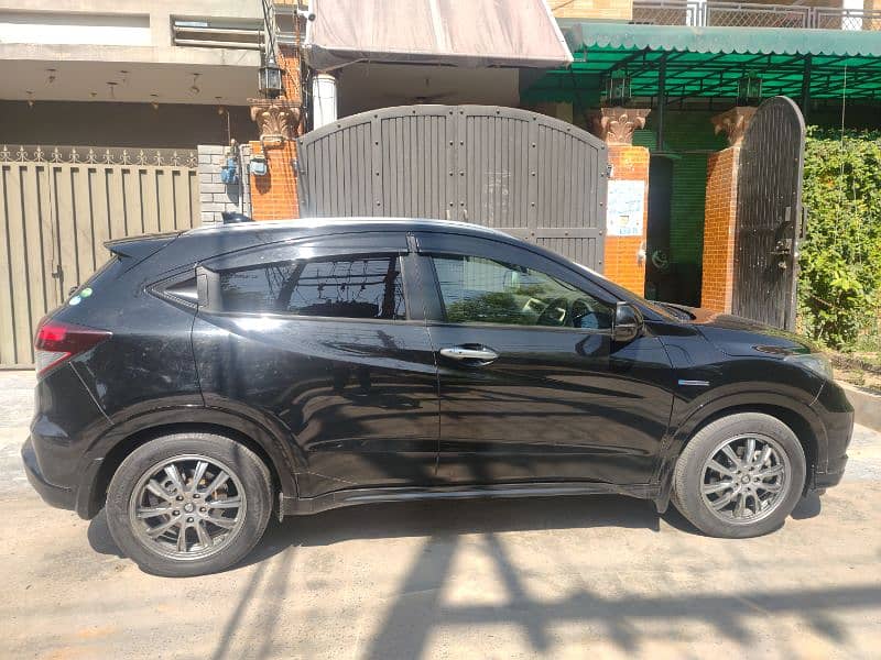 Honda Vezel 2018 Hybrid Z Just like New 11