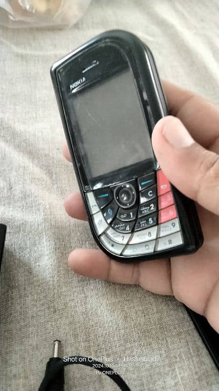 Nokia 7610 4