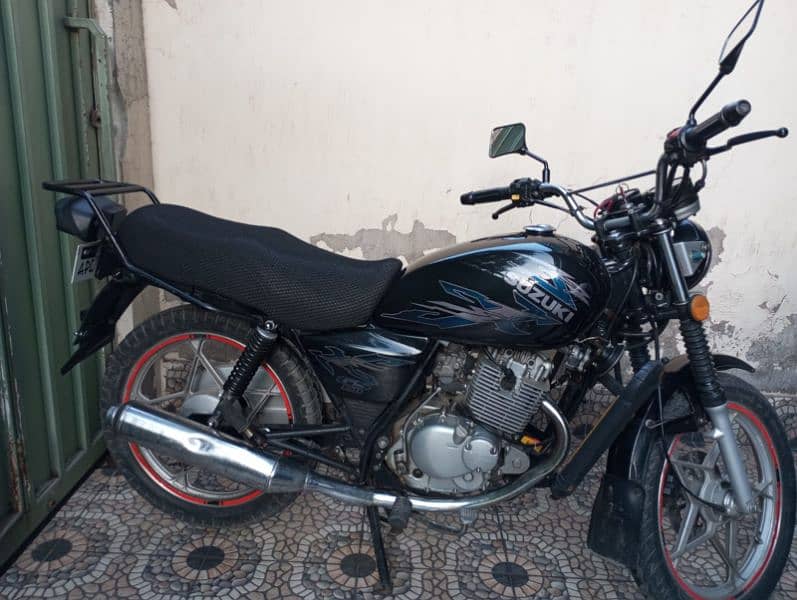 Suzuki 150Gs Bike Total Genuine Available For Sale Complete Documents! 7