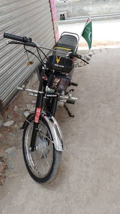 Honda 125 black color 0