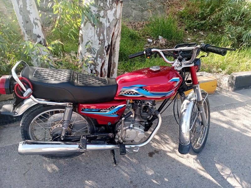 Honda 125 for sale condition 10by8 1