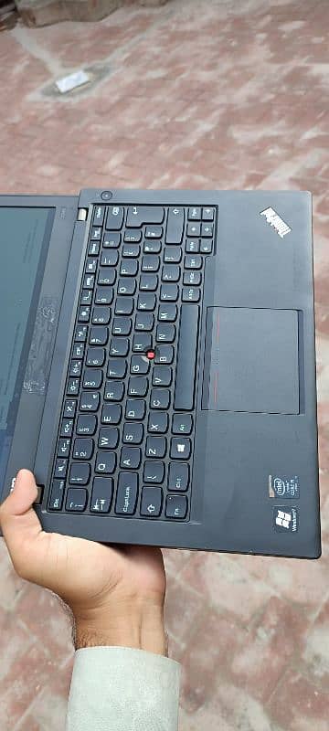 Lenovo ThinkPad x240 5