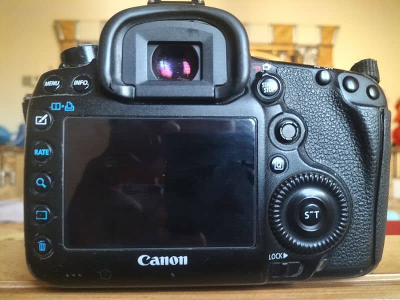 Canon 5D mark III 1