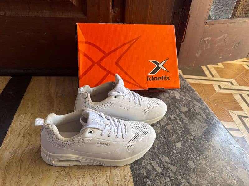 brend new kinetix white shoes size 8 number imported from Qatar 2