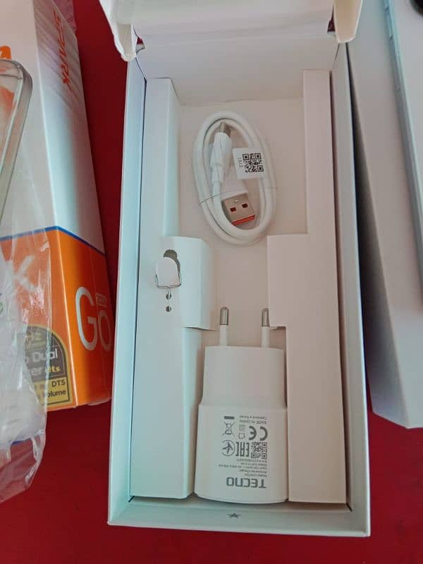 Tecno spark go 2024 ram 4GB +4GB rom 64GB 10