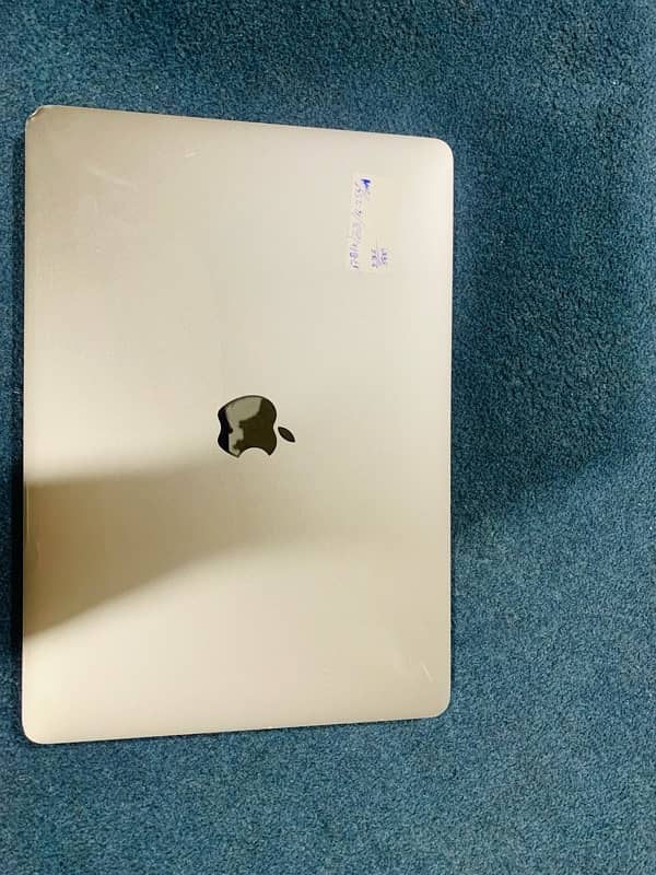 MacBookpro  model 2016 core i7  13 inch ram 16 256 ssd tauch bar 1