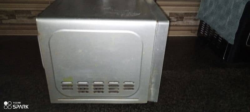 dawlance company oven condition 10/9 all ok oven 3